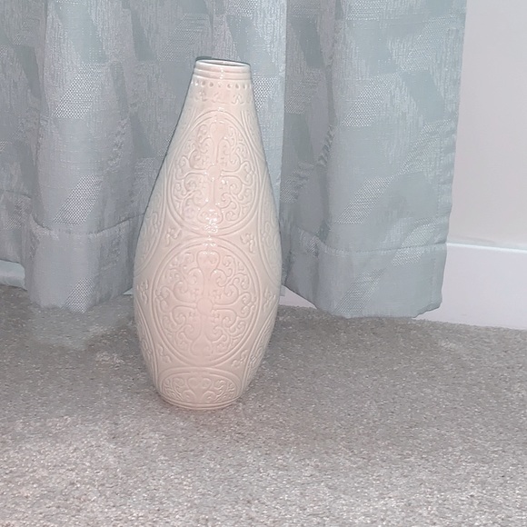 🍁Clearance- NWT Ceramic Cross Vase - Picture 1 of 8